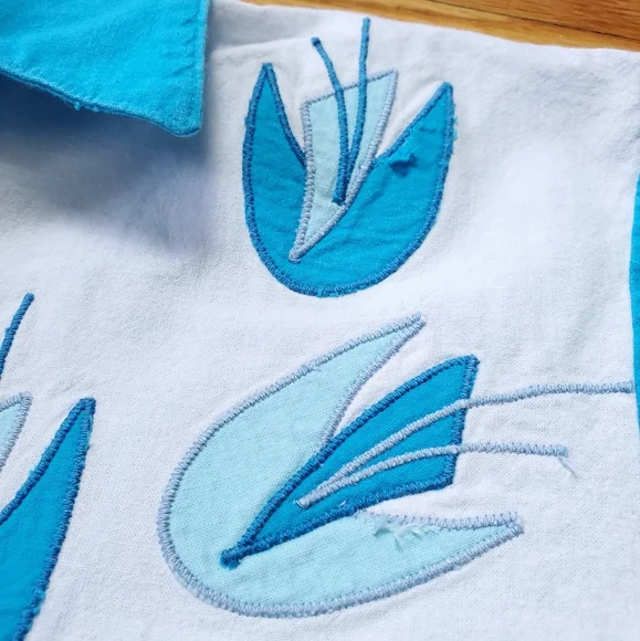 Vintage Blair Camp Shirt Blue White Atomic Applique Floral Medium - Picture 9 of 9